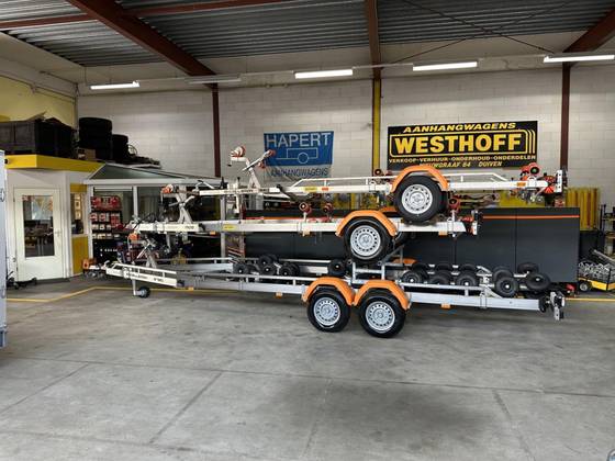 Vanclaes boottrailers in de showroom
